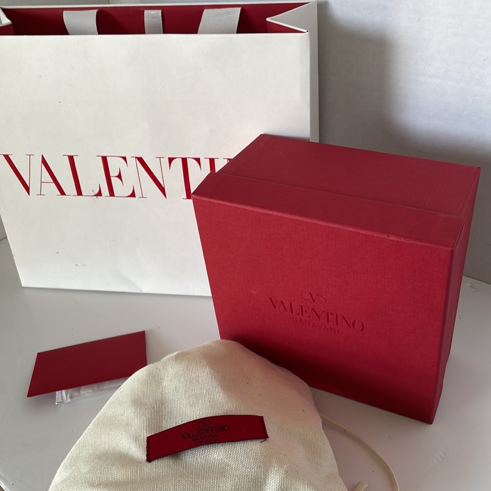 NWT Valentino Garavani Gold Cuff Bracelet. - Picture 8 of 14